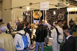 Salon du Cycle 2005: M5 stand druk bezocht